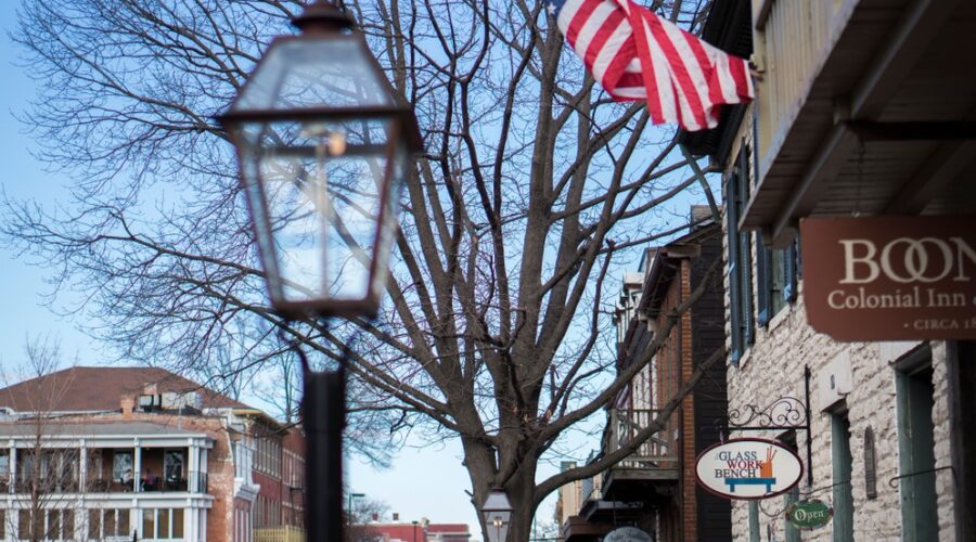 Street in downtown St. Charles