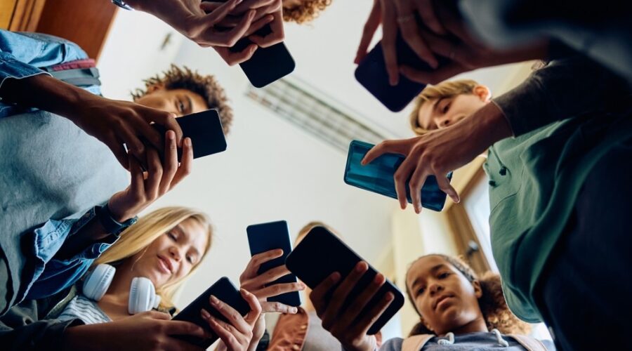 Cell phone bans, cell phones in schools, kids with cell phones, smartphone ban