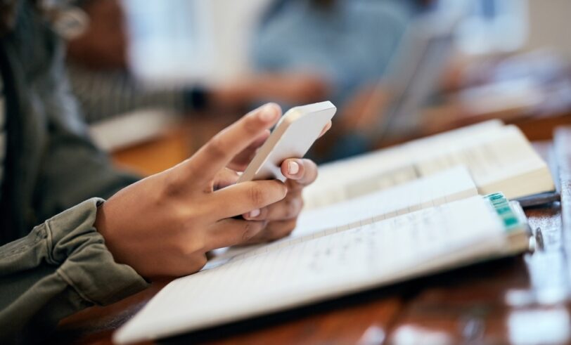 Cell phones, phones in classrooms, cell phone bans, school performance phones