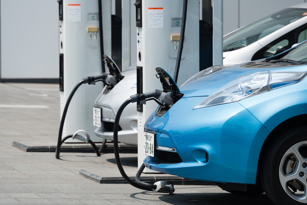 Electric Vehicles and the (Almost) Free-Rider Problem