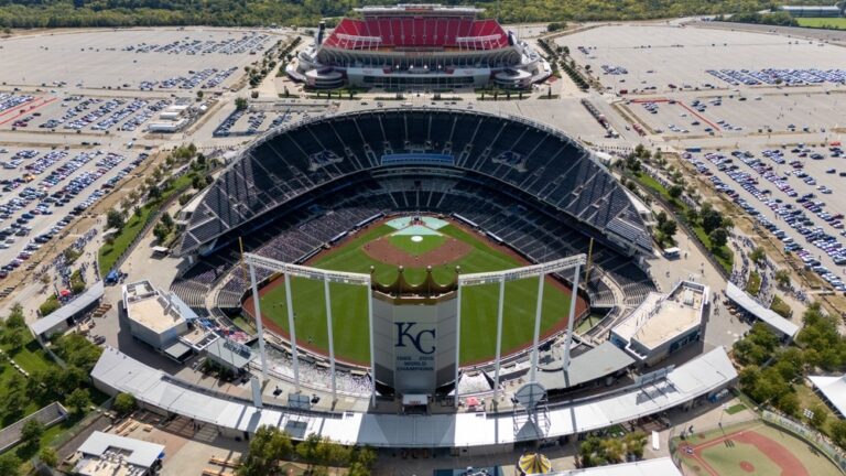 Kauffman Stadium, Kansas City Royals, Royals subsidies, stadium subsidies