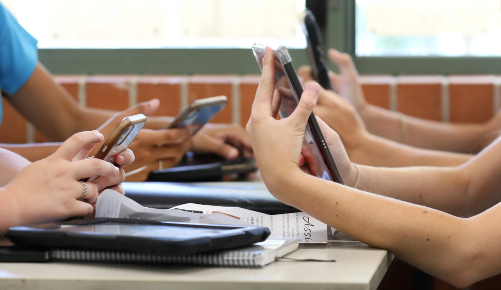 Missouri Earns a “B” on Cell-Phones-in-Schools Report Card